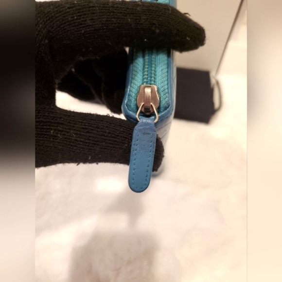 Chanel Camellia Embossed Zip Around Wallet – Turquoise Lambskin - Picture 6 of 16